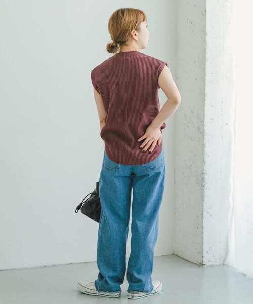 ITEMS URBANRESEARCH（アイテムズ アーバンリサーチ）の「リブハイネックノースリーブニット（ニット/セーター・レディース・チャコールグレー/レッド/オフホワイト/グリーン/オレンジ/ブラック/ホワイト系その他・FREE）」の19枚目の写真