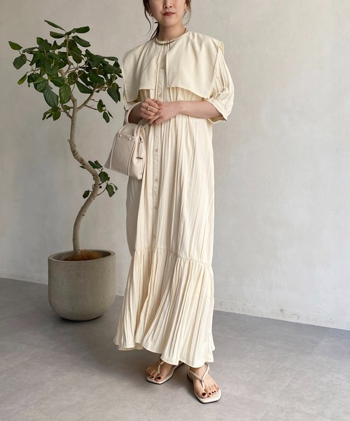 CAPRICIEUX LE'MAGE（カプリシューレマージュ）の「ケープ襟プリーツワンピース（ワンピース・レディース・ブラック/アイボリー・FREE）」の18枚目の写真