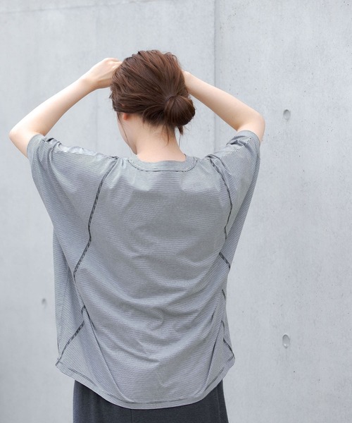 LAATO（ラート）の「DOLMAN CUT T-SHIRTS（Tシャツ/カットソー・レディース・ブラック/グリーン・FREE）」の2枚目の写真