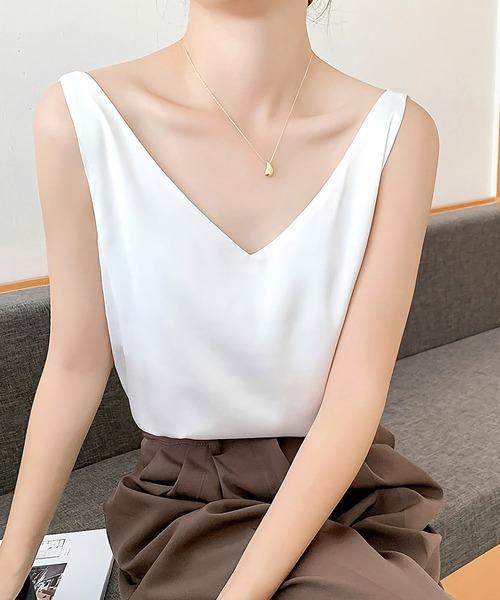 Dita(ディータ)の「Vネックストラップキャミソール(キャミソール・レディース・ホワイト/ブラック/ベージュ・M/L)」の11枚目の写真