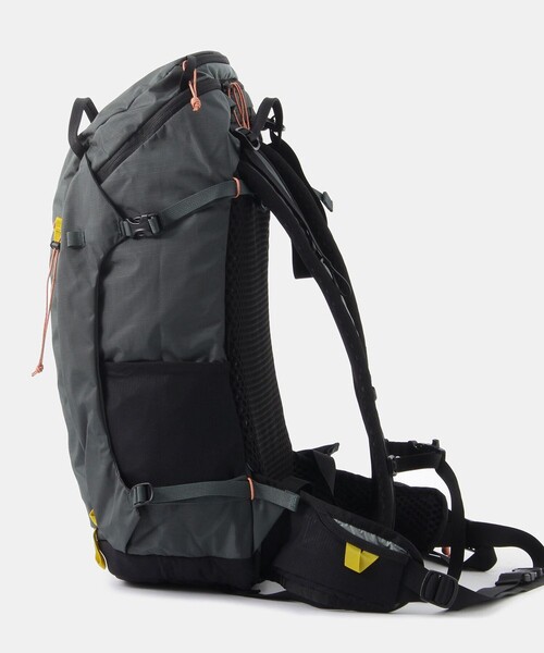 MOUNTAIN HARDWEAR（マウンテンハードウェアー）の「JMT25Lバックパック（バックパック/リュック・メンズ・グレー・FREE）」の9枚目の写真