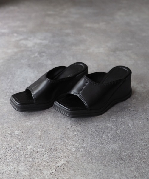 Riberry（リベリー）の「厚底ミュールサンダル（サンダル・レディース・ホワイト/ブラック・MEDIUM/LARGE）」の5枚目の写真