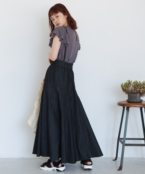 Crisp(クリスプ)の「ヘムフレアデニムスカート(デニムスカート・レディース・ブラック/ネイビー・FREE)」の5枚目の写真