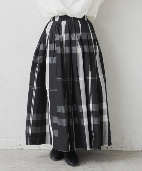 Libra Cue（リブラ キュー）の「マルチチェックボリュームスカート（スカート・レディース・ブラック/アイボリー/ブルー・FREE）」の12枚目の写真