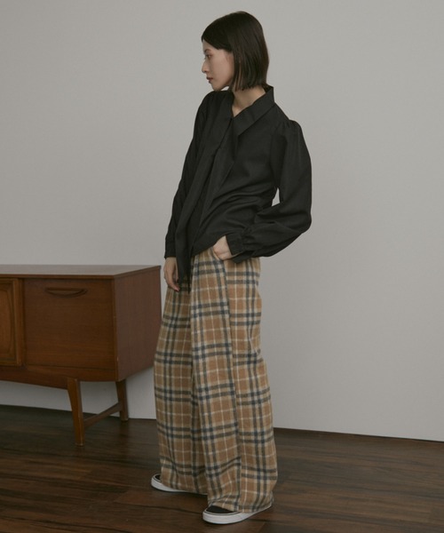 MERLOT（メルロー）の「ビッグリボンボウタイブラウス（シャツ/ブラウス・レディース・ホワイト/ブラック/チェック・FREE）」の4枚目の写真