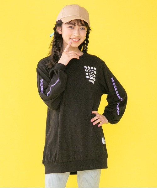 JENNI belle(ジェニィベル)の「【WEB限定】袖ロゴロング丈ロンT(Tシャツ/カットソー・キッズ・ブラック/オフホワイト/ミント・130cm/140cm/150cm/160cm)」の2枚目の写真