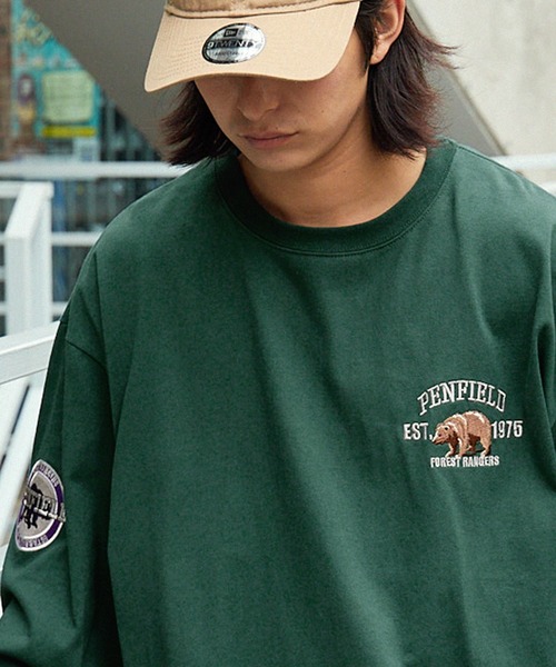 PEN FIELD(ペンフィールド)の「PENFIELD/ペンフィールド 別注 カレッジロゴ ワッペン刺繍ビッグシルエット長袖Tシャツ(Tシャツ/カットソー・メンズ・ホワイト/ネイビー/グリーン/スミクロ・M/L)」の3枚目の写真