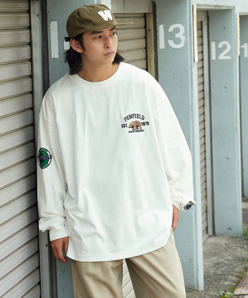 PEN FIELD(ペンフィールド)の「PENFIELD/ペンフィールド 別注 カレッジロゴ ワッペン刺繍ビッグシルエット長袖Tシャツ(Tシャツ/カットソー・メンズ・ホワイト/ネイビー/グリーン/スミクロ・M/L)」の10枚目の写真