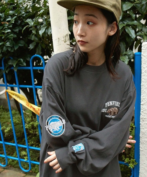 PEN FIELD(ペンフィールド)の「PENFIELD/ペンフィールド 別注 カレッジロゴ ワッペン刺繍ビッグシルエット長袖Tシャツ(Tシャツ/カットソー・メンズ・ホワイト/ネイビー/グリーン/スミクロ・M/L)」の22枚目の写真