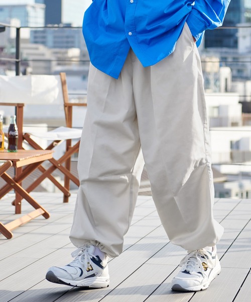 BARK MANHATTAN(バークマンハッタン)の「ワイドストレート2タックスノーチノパンツ(チノパンツ・メンズ・ネイビー/ベージュ/オリーブ/アイボリー/ブラック・M/L)」の6枚目の写真