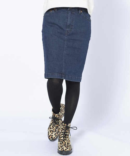 X-girl（エックスガール）の「INITIAL POCKET PENCIL SKIRT（デニムスカート・レディース・インディゴブルー/ライトインディゴブルー・0/1/2）」の2枚目の写真