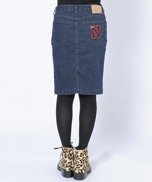 X-girl（エックスガール）の「INITIAL POCKET PENCIL SKIRT（デニムスカート・レディース・インディゴブルー/ライトインディゴブルー・0/1/2）」の5枚目の写真