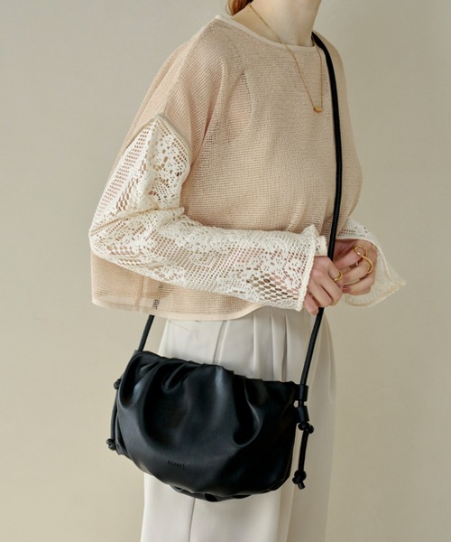 hinari（ヒナリ）の「ギャザーショルダーバッグ（ショルダーバッグ・レディース・キャメル/アイボリー/ブラック・FREE）」の19枚目の写真