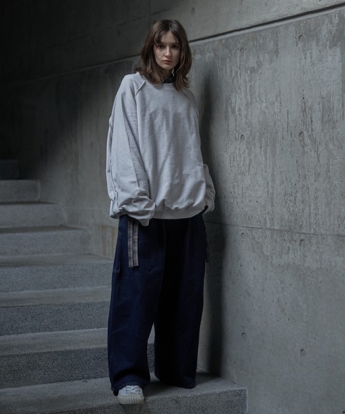 イントキシック　スウェット shiki tokyo（シキトウキョウ）の「Oversized Inside Out Sweat