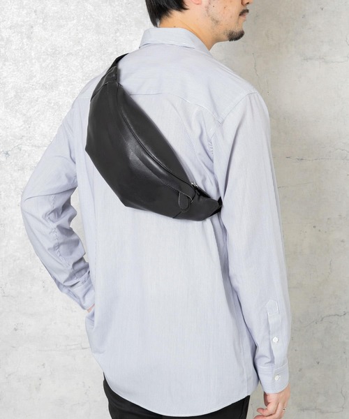 RODE SKO（ロデスコ）の「レザーボディバッグ（ボディバッグ/ウエストポーチ・メンズ・ブラック/グレー系その他・ONE）」の2枚目の写真