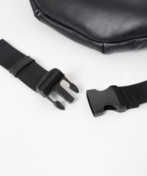 RODE SKO（ロデスコ）の「レザーボディバッグ（ボディバッグ/ウエストポーチ・メンズ・ブラック/グレー系その他・ONE）」の9枚目の写真