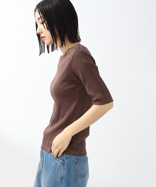 THE SHOP TK （ザ ショップ ティーケー ）の「◆【スッキリキレイ/洗える】コットンリブクルーTシャツ（Tシャツ/カットソー・レディース・ブラック/ライトベージュ/ホワイト系/ブラウン系・13/11/12）」の5枚目の写真