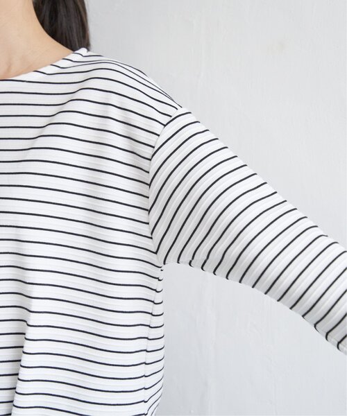 ikka（イッカ）の「リップル裾タックプルオーバー（Tシャツ/カットソー・レディース・ベージュ/オフホワイト/スカイブルー/イエロー・M/S/L）」の5枚目の写真