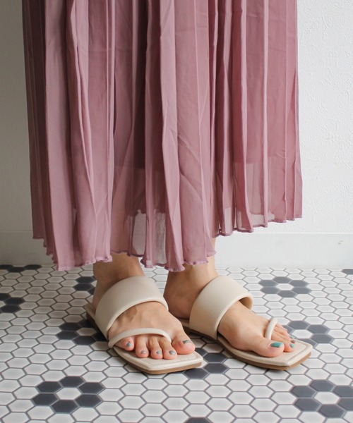 Fabby fabby(ファビィーファビィー)の「ライントングフラットサンダル(サンダル・レディース・その他/ベージュ/オフホワイト/ブラック/ライトグリーン・LARGE/SMALL/MEDIUM)」の22枚目の写真