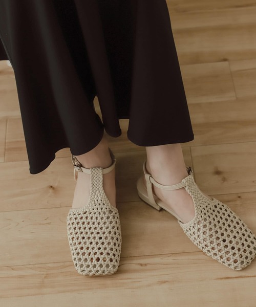 SENSE OF PLACE by URBAN RESEARCH(センスオブプレイスバイアーバンリサーチ)の「Tストラップメッシュシューズ(サンダル・レディース・アイボリー/ブラック・LARGE/MEDIUM/SMALL)」の9枚目の写真