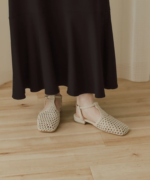 SENSE OF PLACE by URBAN RESEARCH(センスオブプレイスバイアーバンリサーチ)の「Tストラップメッシュシューズ(サンダル・レディース・アイボリー/ブラック・LARGE/MEDIUM/SMALL)」の13枚目の写真