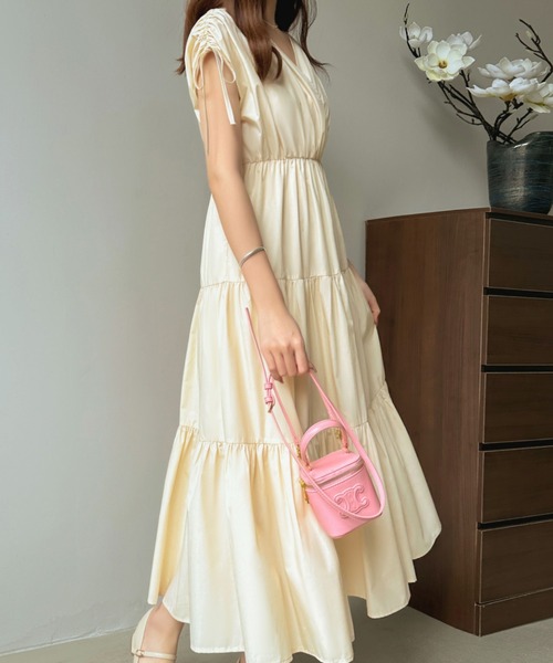 ECLIN（エクラン）の「マキシ丈カシュクールティアードフレアワンピース（ワンピース・レディース・ベージュ/グリーン/ブルーグレー/モカ・M/L）」の3枚目の写真