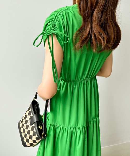 ECLIN（エクラン）の「マキシ丈カシュクールティアードフレアワンピース（ワンピース・レディース・ベージュ/グリーン/ブルーグレー/モカ・M/L）」の9枚目の写真