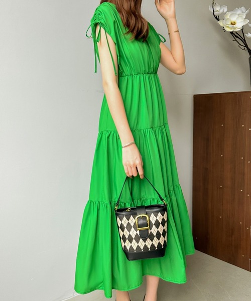 ECLIN（エクラン）の「マキシ丈カシュクールティアードフレアワンピース（ワンピース・レディース・ベージュ/グリーン/ブルーグレー/モカ・M/L）」の12枚目の写真