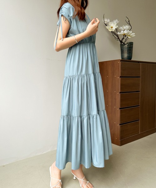 ECLIN（エクラン）の「マキシ丈カシュクールティアードフレアワンピース（ワンピース・レディース・ベージュ/グリーン/ブルーグレー/モカ・M/L）」の17枚目の写真