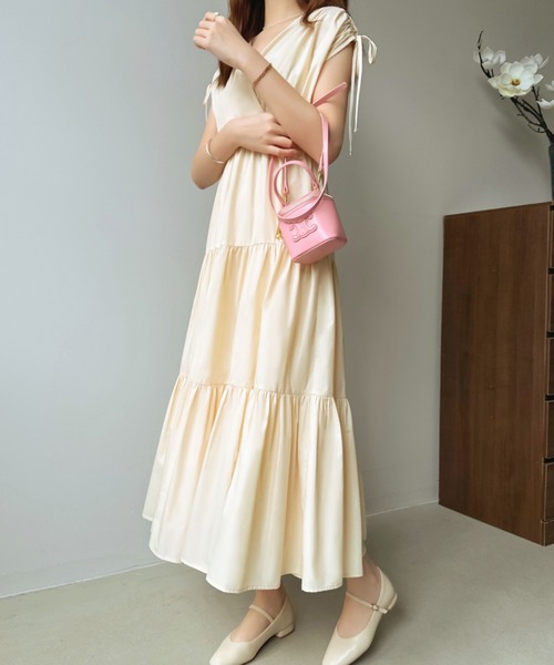 ECLIN（エクラン）の「マキシ丈カシュクールティアードフレアワンピース（ワンピース・レディース・ベージュ/グリーン/ブルーグレー/モカ・M/L）」の14枚目の写真