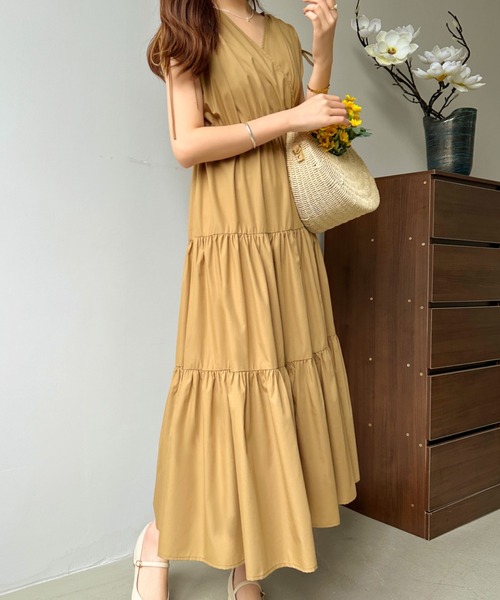 ECLIN（エクラン）の「マキシ丈カシュクールティアードフレアワンピース（ワンピース・レディース・ベージュ/グリーン/ブルーグレー/モカ・M/L）」の8枚目の写真