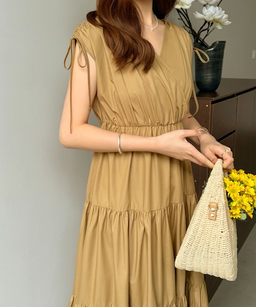 ECLIN（エクラン）の「マキシ丈カシュクールティアードフレアワンピース（ワンピース・レディース・ベージュ/グリーン/ブルーグレー/モカ・M/L）」の13枚目の写真