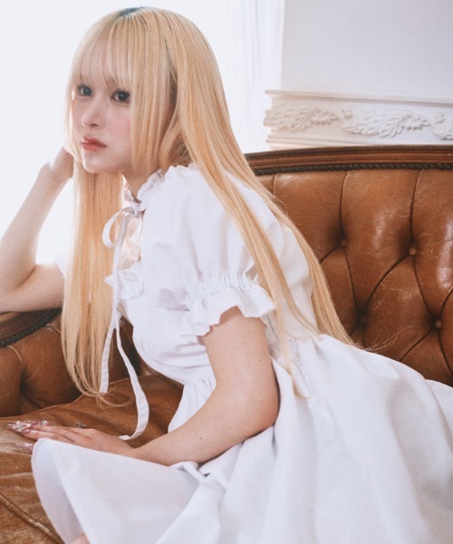 FickleBebe(フィクルベベ)の「フリルチョーカーワンピース(ワンピース・レディース・ブラック/ホワイト・1/0)」の4枚目の写真