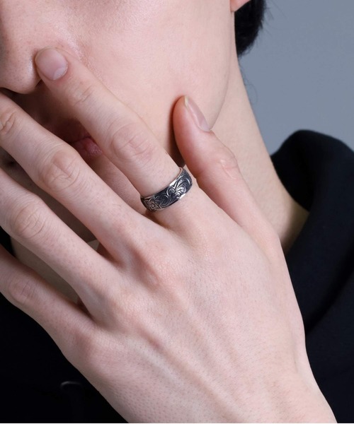 LION HEART（ライオンハート）の「【限定展開】“HAWAIIAN”ワイドリング/サージカルステンレス（金属アレルギー対応）【LION HEART / ライオンハート】（リング・メンズ・シルバー/ライトブラック・13号/15号/17号/19号/21号/23号/25号）」の3枚目の写真