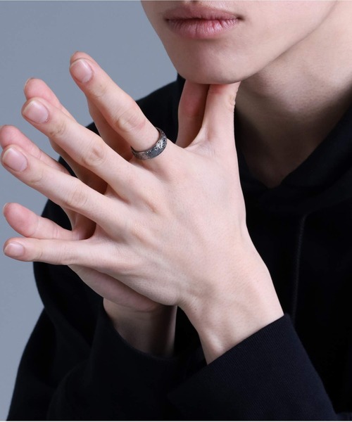 LION HEART（ライオンハート）の「【限定展開】“HAWAIIAN”ワイドリング/サージカルステンレス（金属アレルギー対応）【LION HEART / ライオンハート】（リング・メンズ・シルバー/ライトブラック・13号/15号/17号/19号/21号/23号/25号）」の14枚目の写真