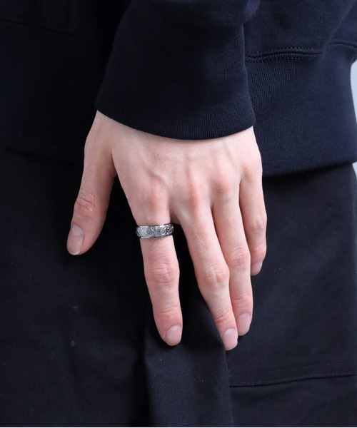 LION HEART（ライオンハート）の「【限定展開】“HAWAIIAN”ワイドリング/サージカルステンレス（金属アレルギー対応）【LION HEART / ライオンハート】（リング・メンズ・シルバー/ライトブラック・13号/15号/17号/19号/21号/23号/25号）」の16枚目の写真