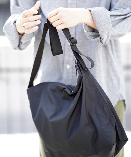 JULY NINE(ジュライナイン)の「JULY NINE ジュライナイン SEQUEL ORIGINAL ショルダーバッグ(ショルダーバッグ・レディース・ブラック/グレー・FREE)」の7枚目の写真