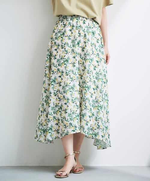 le.coeur blanc（ルクールブラン）の「レモンプリントフレアスカート（スカート・レディース・ホワイト系その他/ブルー系その他3・38）」の4枚目の写真