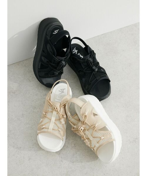 Green Parks(グリーンパークス)の「・LENA メッシュ厚底サンダル(サンダル・レディース・ベージュ/ブラック・L/LL/S/M)」の3枚目の写真