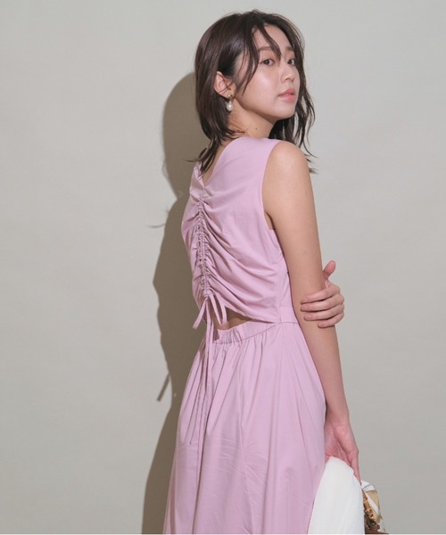 タイムセール⭐︎ジャスグリッティーjusglittyバックギャザーカラーワンピース JUSGLITTY（ジャスグリッティー）の「バックギャザーカラー