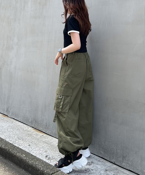 INGNI(イング)の「胸刺しゅうロゴリンガーリブTシャツ(Tシャツ/カットソー・レディース・レッド系3/ホワイト×ブラック/ブラック×ホワイト・M)」の10枚目の写真