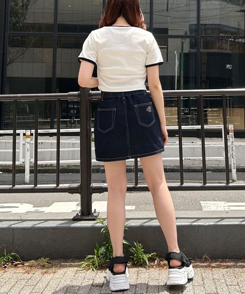 INGNI(イング)の「胸刺しゅうロゴリンガーリブTシャツ(Tシャツ/カットソー・レディース・レッド系3/ホワイト×ブラック/ブラック×ホワイト・M)」の7枚目の写真