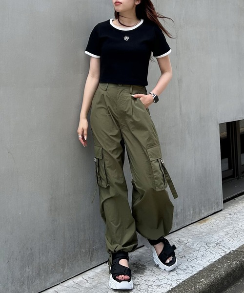 INGNI(イング)の「胸刺しゅうロゴリンガーリブTシャツ(Tシャツ/カットソー・レディース・レッド系3/ホワイト×ブラック/ブラック×ホワイト・M)」の20枚目の写真