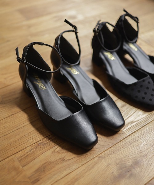 SESTO(セスト)の「【通勤&オケージョン対応】スクエアトゥメリージェーンストラップパンプス(パンプス・レディース・ブラック/シルバー/ブラック系その他・24.0cm/23.0cm/25.0cm/24.5cm/23.5cm/22.5cm)」の4枚目の写真