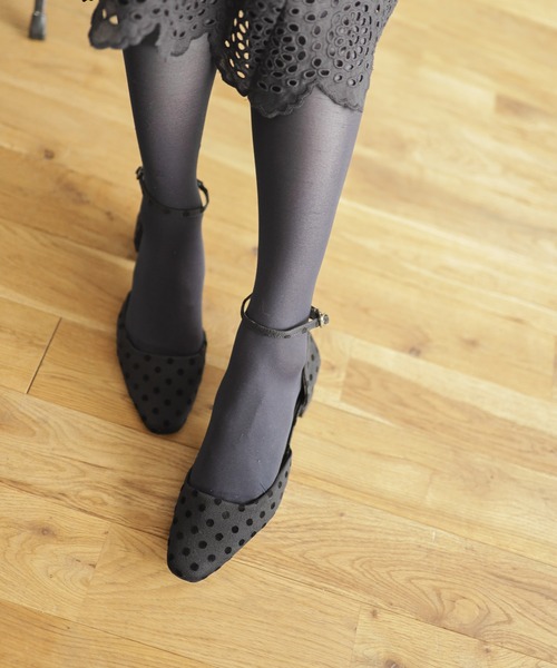 SESTO(セスト)の「【通勤&オケージョン対応】スクエアトゥメリージェーンストラップパンプス(パンプス・レディース・ブラック/シルバー/ブラック系その他・24.0cm/23.0cm/25.0cm/24.5cm/23.5cm/22.5cm)」の9枚目の写真