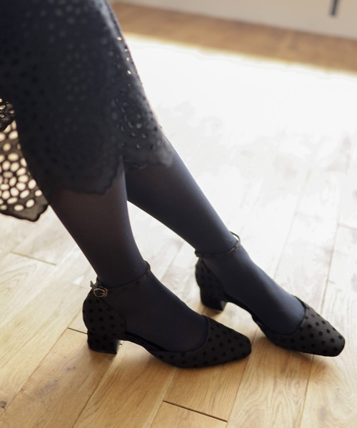 SESTO(セスト)の「【通勤&オケージョン対応】スクエアトゥメリージェーンストラップパンプス(パンプス・レディース・ブラック/シルバー/ブラック系その他・24.0cm/23.0cm/25.0cm/24.5cm/23.5cm/22.5cm)」の10枚目の写真