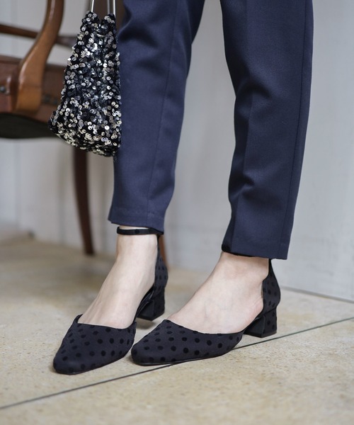 SESTO(セスト)の「【通勤&オケージョン対応】スクエアトゥメリージェーンストラップパンプス(パンプス・レディース・ブラック/シルバー/ブラック系その他・24.0cm/23.0cm/25.0cm/24.5cm/23.5cm/22.5cm)」の16枚目の写真