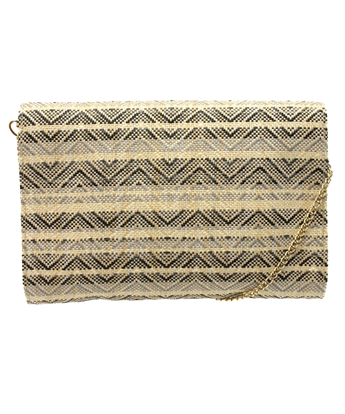 AZUL by moussy(アズールバイマウジー)の「立体スクエアPPクラッチバッグ(ショルダーバッグ・レディース・ベージュ系その他/ベージュ/ネイビー・FREE)」の5枚目の写真