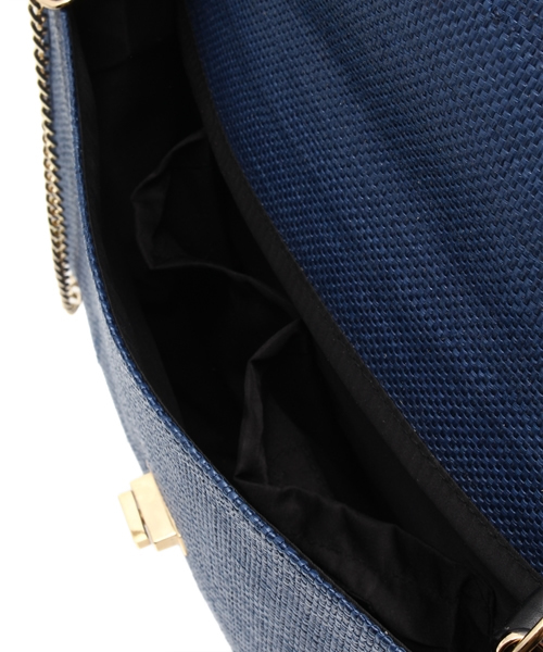 AZUL by moussy(アズールバイマウジー)の「立体スクエアPPクラッチバッグ(ショルダーバッグ・レディース・ベージュ系その他/ベージュ/ネイビー・FREE)」の11枚目の写真