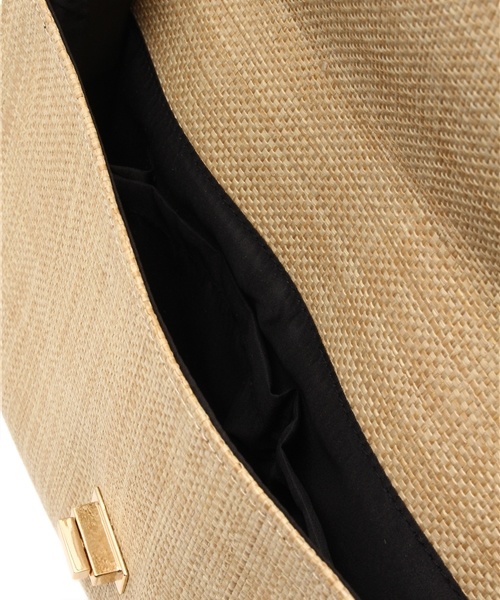 AZUL by moussy(アズールバイマウジー)の「立体スクエアPPクラッチバッグ(ショルダーバッグ・レディース・ベージュ系その他/ベージュ/ネイビー・FREE)」の12枚目の写真